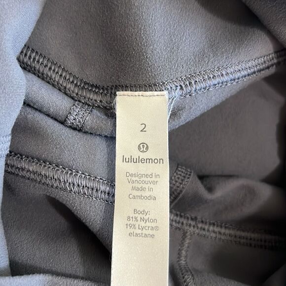 Lululemon Align Crop 21 inch Gray Size 2 Mid Rise - Picture 8 of 10